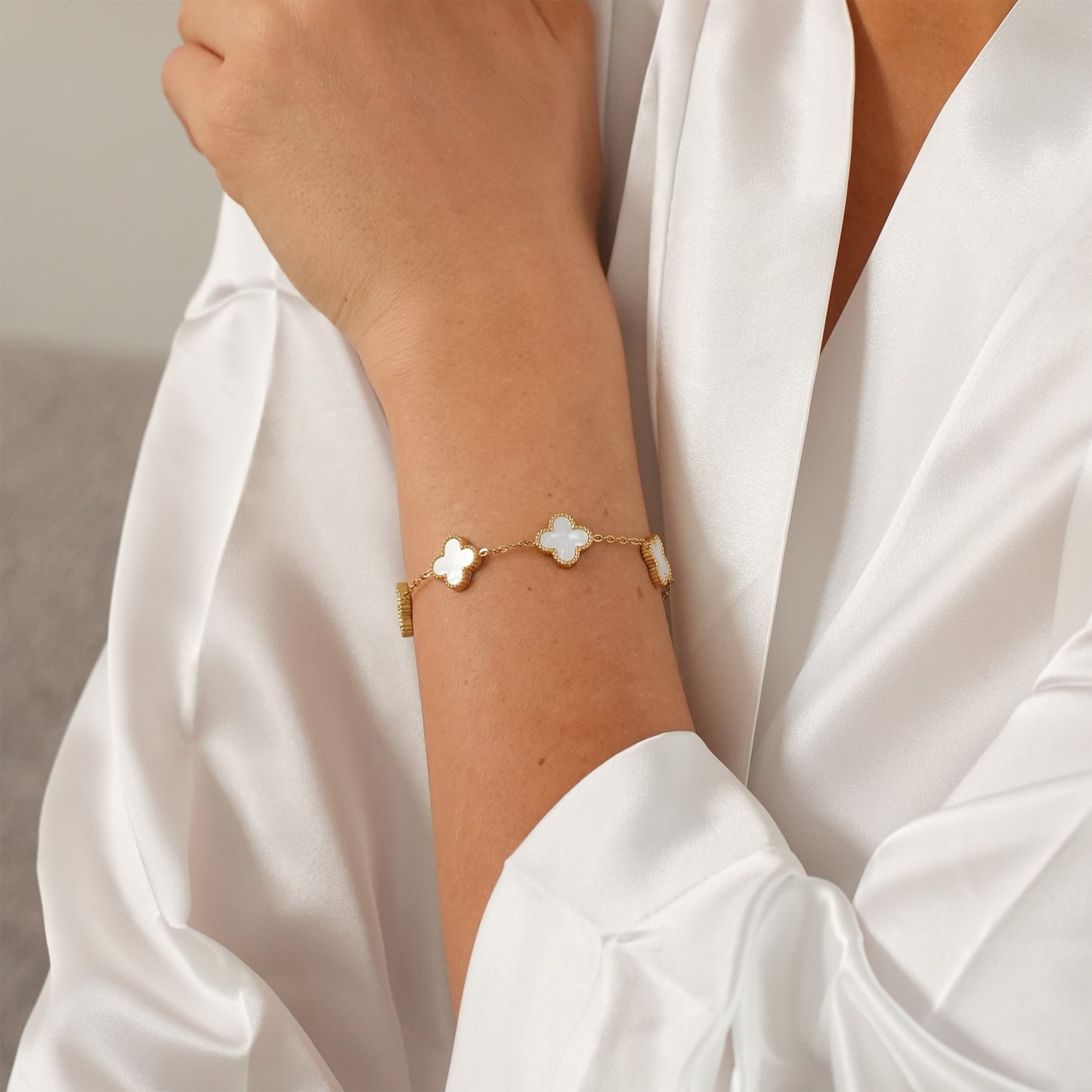 Jolie Clover Bracelet