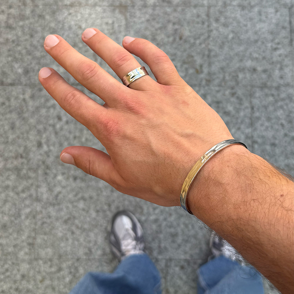 Signature ring